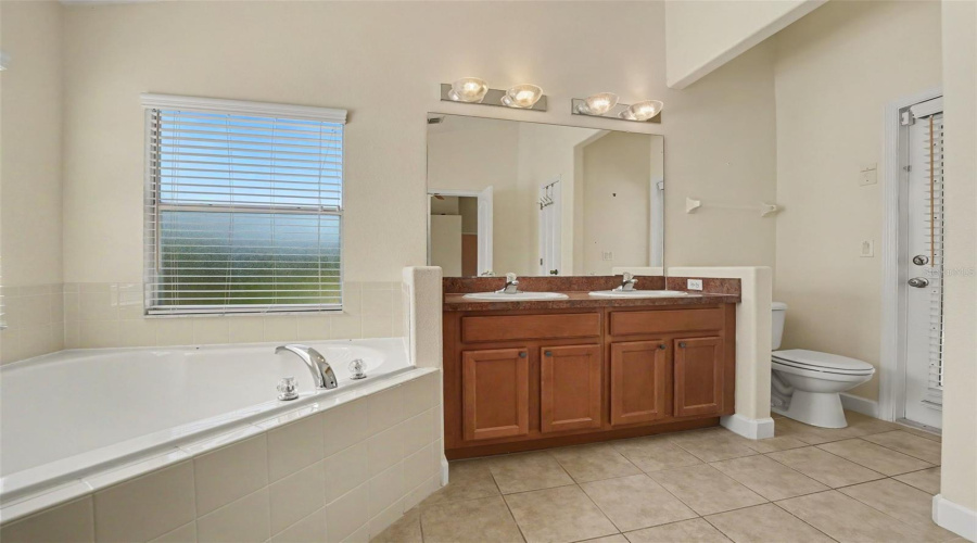 DAVENPORT, Florida 33897, 4 Bedrooms Bedrooms, ,3 BathroomsBathrooms,Residential,For Sale,OLD BRIDGE,0,MFRO6419893