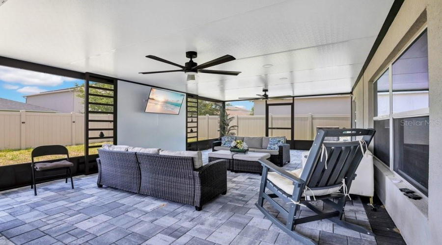 DAVENPORT, Florida 33897, 3 Bedrooms Bedrooms, ,2 BathroomsBathrooms,Residential,For Sale,COSTA BLANCA,0,MFRO6419640