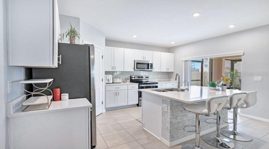 DAVENPORT, Florida 33897, 3 Bedrooms Bedrooms, ,2 BathroomsBathrooms,Residential,For Sale,COSTA BLANCA,0,MFRO6419640
