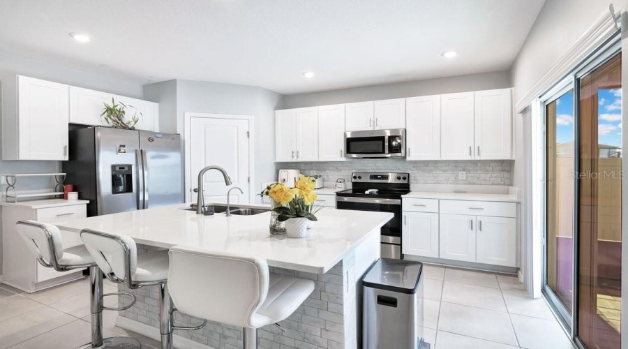 DAVENPORT, Florida 33897, 3 Bedrooms Bedrooms, ,2 BathroomsBathrooms,Residential,For Sale,COSTA BLANCA,0,MFRO6419640