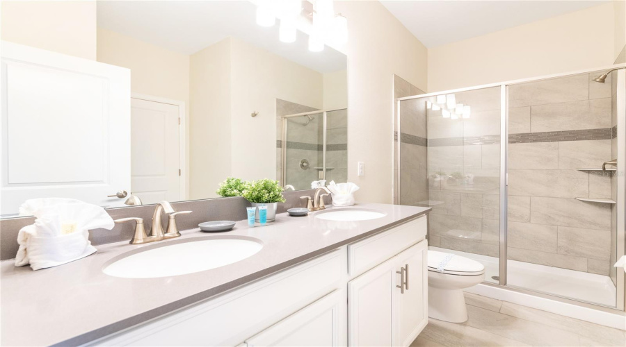 DAVENPORT, Florida 33896, 8 Bedrooms Bedrooms, ,5 BathroomsBathrooms,Residential,For Sale,CABOT CLIFFS,0,MFRGC541459