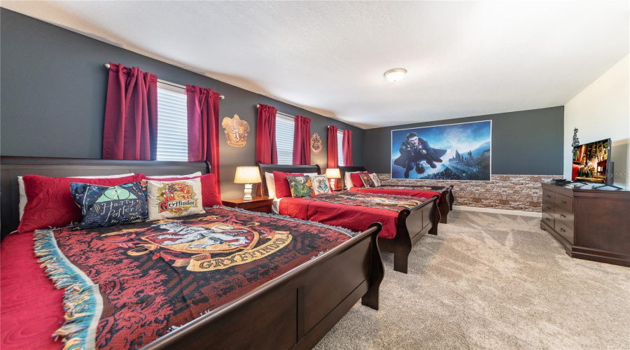DAVENPORT, Florida 33896, 8 Bedrooms Bedrooms, ,5 BathroomsBathrooms,Residential,For Sale,CABOT CLIFFS,0,MFRGC541459