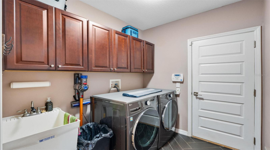 KISSIMMEE, Florida 34746, 5 Bedrooms Bedrooms, ,3 BathroomsBathrooms,Residential,For Sale,INDIAN MOUND,0,MFRO6420257