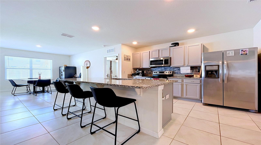 DAVENPORT, Florida 33837, 3 Bedrooms Bedrooms, ,2 BathroomsBathrooms,Residential,For Sale,LUDISIA,0,MFRB4902299