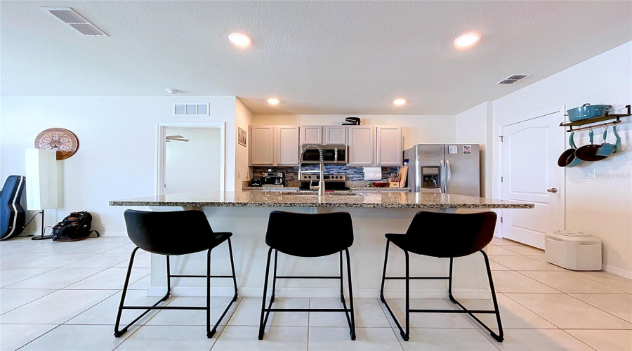 DAVENPORT, Florida 33837, 3 Bedrooms Bedrooms, ,2 BathroomsBathrooms,Residential,For Sale,LUDISIA,0,MFRB4902299