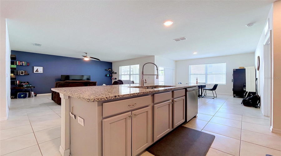 DAVENPORT, Florida 33837, 3 Bedrooms Bedrooms, ,2 BathroomsBathrooms,Residential,For Sale,LUDISIA,0,MFRB4902299