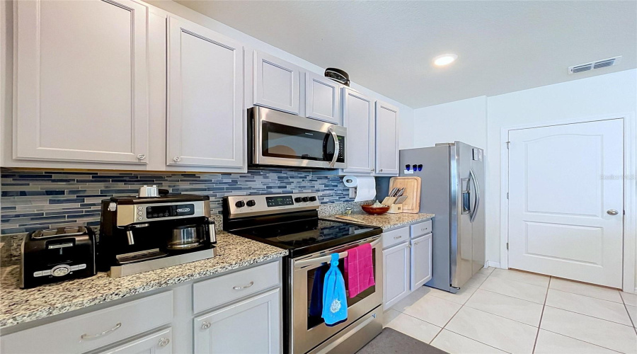 DAVENPORT, Florida 33837, 3 Bedrooms Bedrooms, ,2 BathroomsBathrooms,Residential,For Sale,LUDISIA,0,MFRB4902299