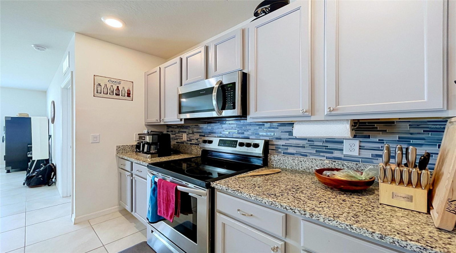 DAVENPORT, Florida 33837, 3 Bedrooms Bedrooms, ,2 BathroomsBathrooms,Residential,For Sale,LUDISIA,0,MFRB4902299