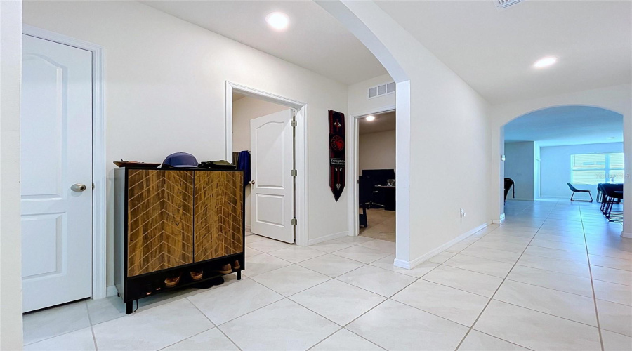 DAVENPORT, Florida 33837, 3 Bedrooms Bedrooms, ,2 BathroomsBathrooms,Residential,For Sale,LUDISIA,0,MFRB4902299