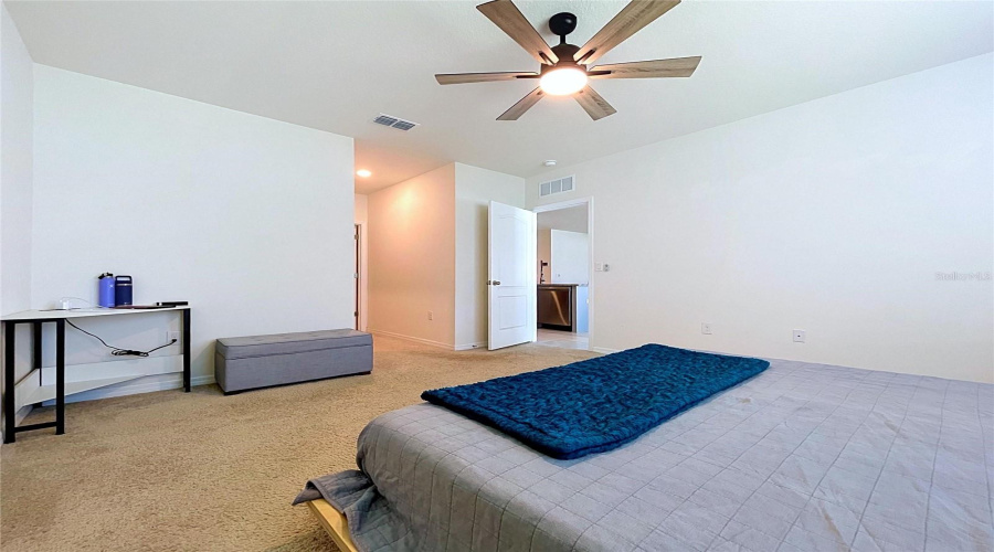 DAVENPORT, Florida 33837, 3 Bedrooms Bedrooms, ,2 BathroomsBathrooms,Residential,For Sale,LUDISIA,0,MFRB4902299