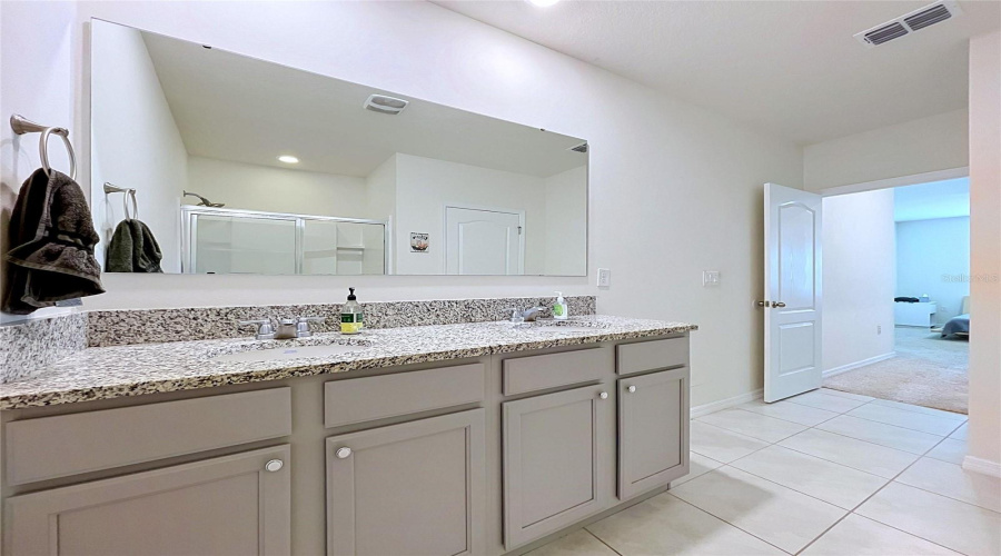 DAVENPORT, Florida 33837, 3 Bedrooms Bedrooms, ,2 BathroomsBathrooms,Residential,For Sale,LUDISIA,0,MFRB4902299