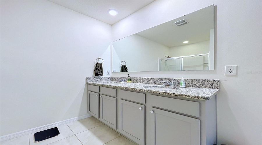 DAVENPORT, Florida 33837, 3 Bedrooms Bedrooms, ,2 BathroomsBathrooms,Residential,For Sale,LUDISIA,0,MFRB4902299