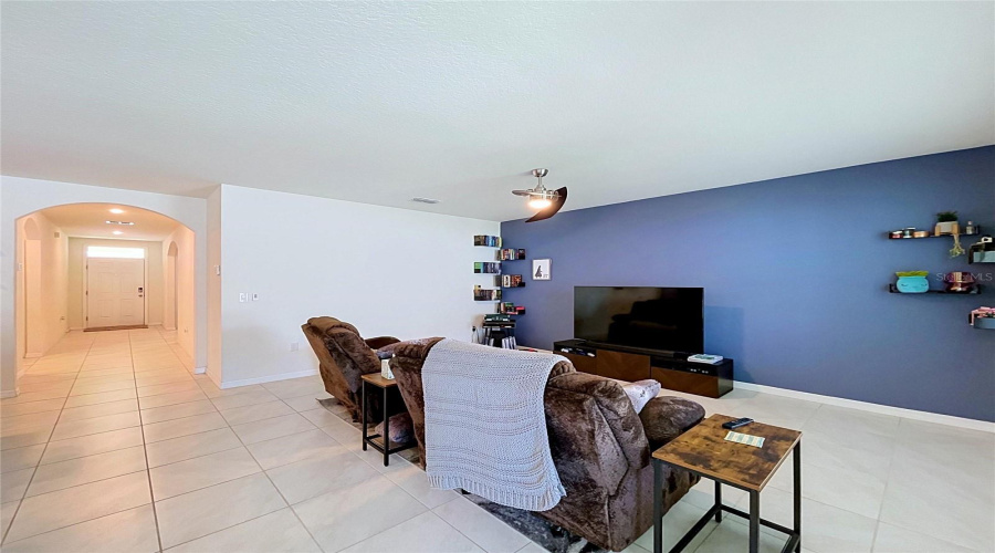 DAVENPORT, Florida 33837, 3 Bedrooms Bedrooms, ,2 BathroomsBathrooms,Residential,For Sale,LUDISIA,0,MFRB4902299
