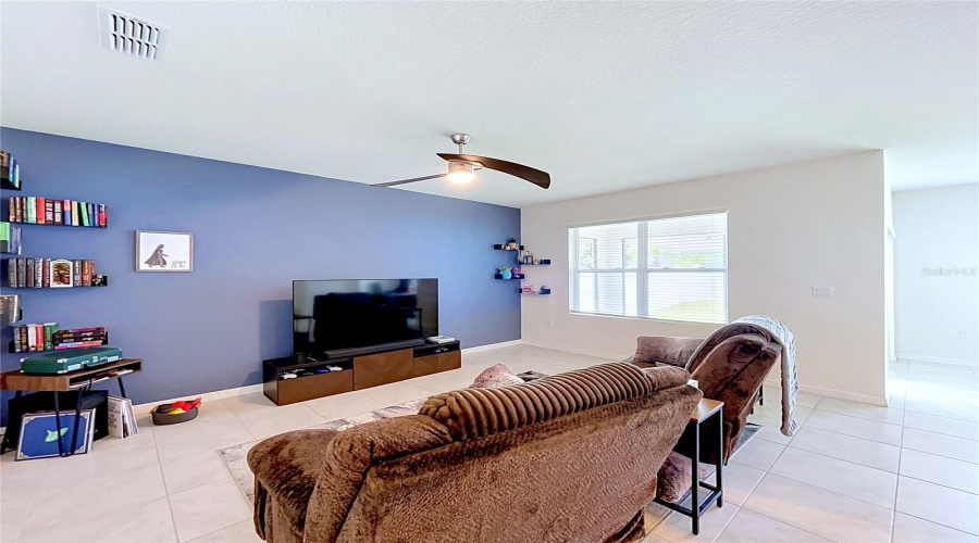 DAVENPORT, Florida 33837, 3 Bedrooms Bedrooms, ,2 BathroomsBathrooms,Residential,For Sale,LUDISIA,0,MFRB4902299