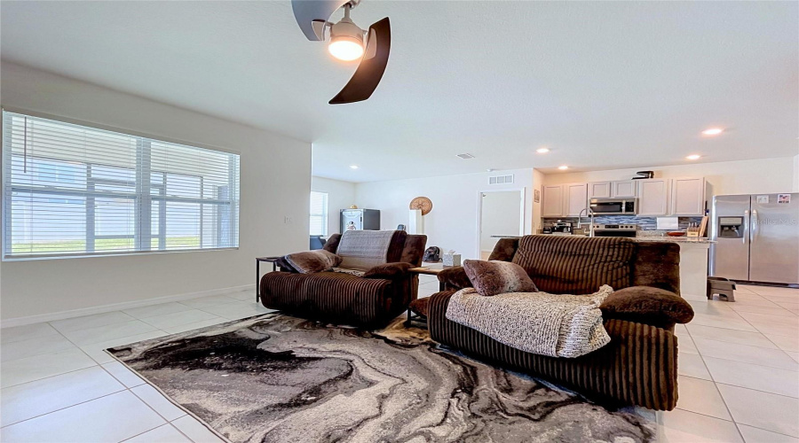 DAVENPORT, Florida 33837, 3 Bedrooms Bedrooms, ,2 BathroomsBathrooms,Residential,For Sale,LUDISIA,0,MFRB4902299