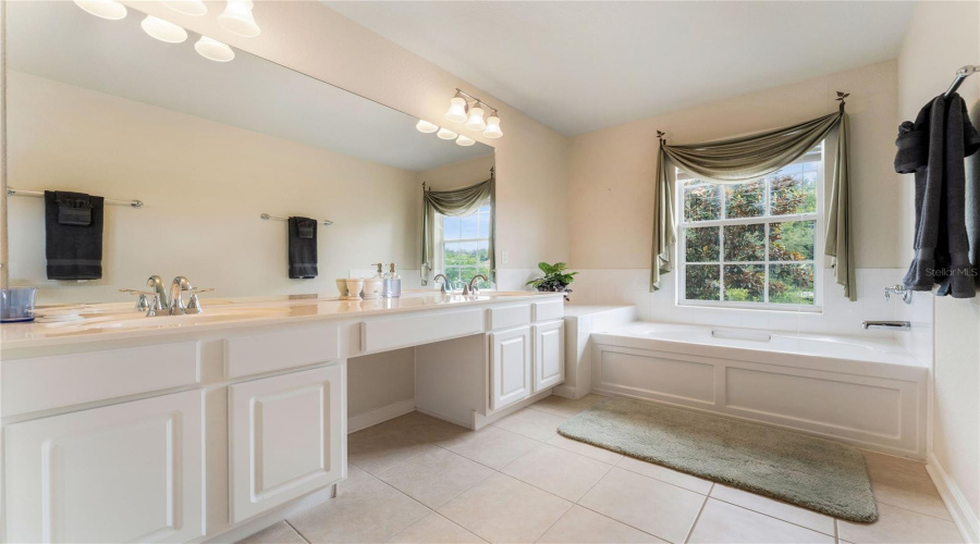 KISSIMMEE, Florida 34747, 5 Bedrooms Bedrooms, ,4 BathroomsBathrooms,Residential,For Sale,PAWNALL,0,MFRO6419768