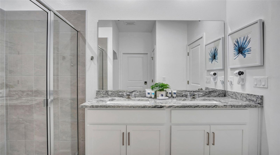 KISSIMMEE, Florida 34747, 5 Bedrooms Bedrooms, ,4 BathroomsBathrooms,Residential,For Sale,ZABALLINA,0,MFRO6356513