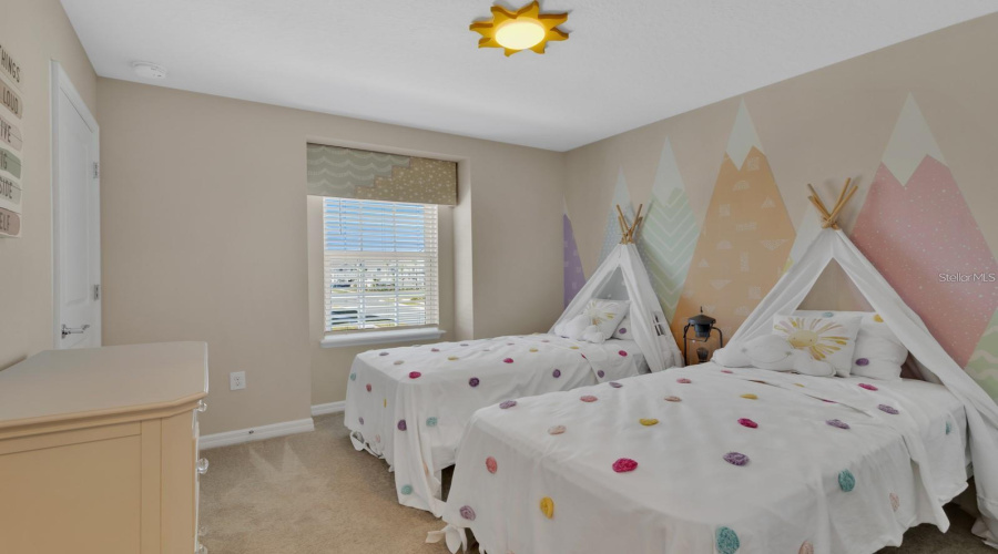 DAVENPORT, Florida 33897, 5 Bedrooms Bedrooms, ,4 BathroomsBathrooms,Residential,For Sale,JETTY,0,MFRO6419919