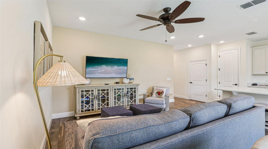 KISSIMMEE, Florida 34747, 3 Bedrooms Bedrooms, ,3 BathroomsBathrooms,Residential,For Sale,ON THE ROCKS,0,MFRTB8523622