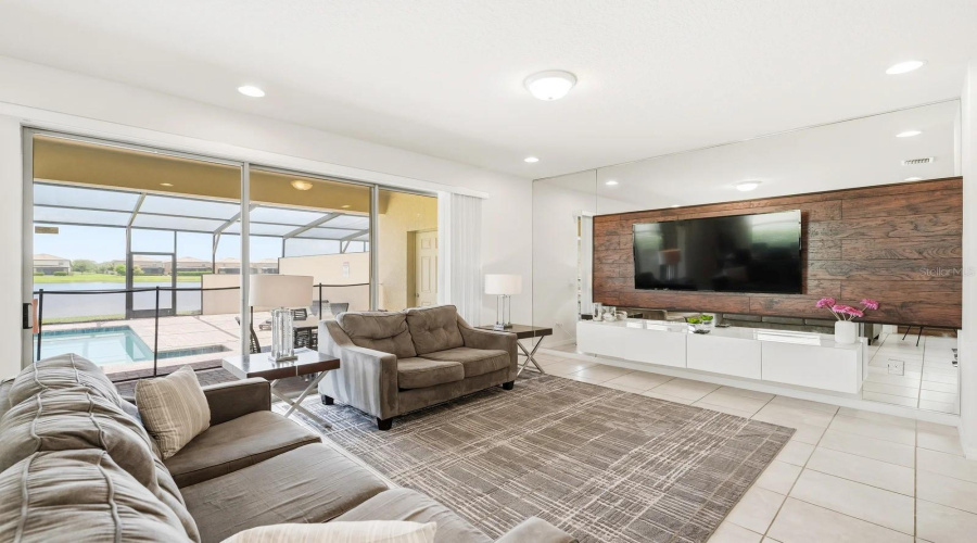 KISSIMMEE, Florida 34747, 5 Bedrooms Bedrooms, ,4 BathroomsBathrooms,Residential,For Sale,GENEVE,0,MFRO6420355