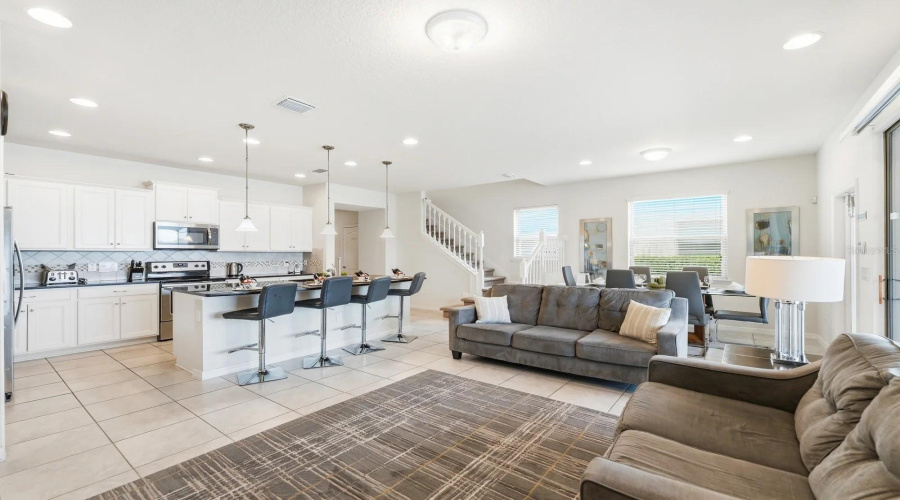 KISSIMMEE, Florida 34747, 5 Bedrooms Bedrooms, ,4 BathroomsBathrooms,Residential,For Sale,GENEVE,0,MFRO6420355
