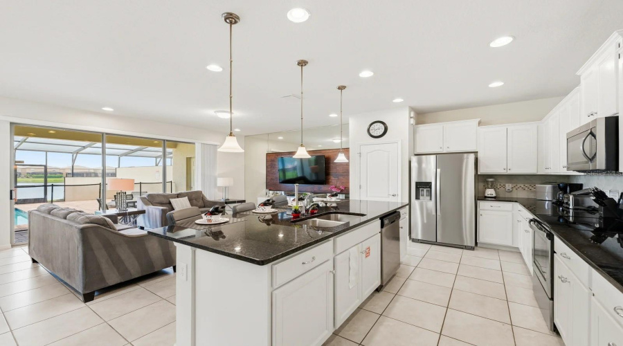 KISSIMMEE, Florida 34747, 5 Bedrooms Bedrooms, ,4 BathroomsBathrooms,Residential,For Sale,GENEVE,0,MFRO6420355