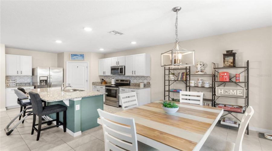KISSIMMEE, Florida 34747, 5 Bedrooms Bedrooms, ,3 BathroomsBathrooms,Residential,For Sale,ALBA,0,MFRO6420378