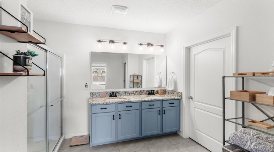 KISSIMMEE, Florida 34747, 5 Bedrooms Bedrooms, ,3 BathroomsBathrooms,Residential,For Sale,ALBA,0,MFRO6420378