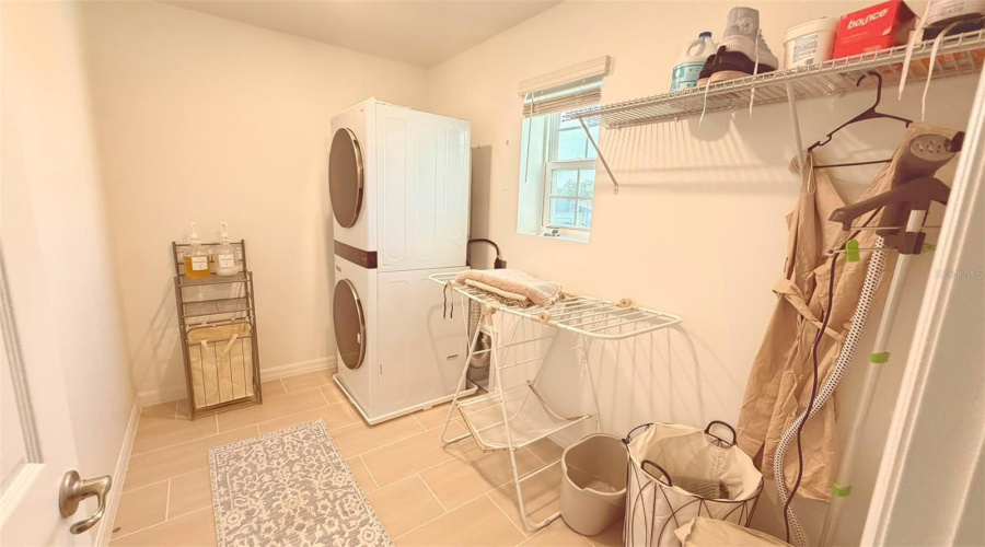 KISSIMMEE, Florida 34746, 5 Bedrooms Bedrooms, ,3 BathroomsBathrooms,Residential,For Sale,GOOSEBERRY,0,MFRO6420476
