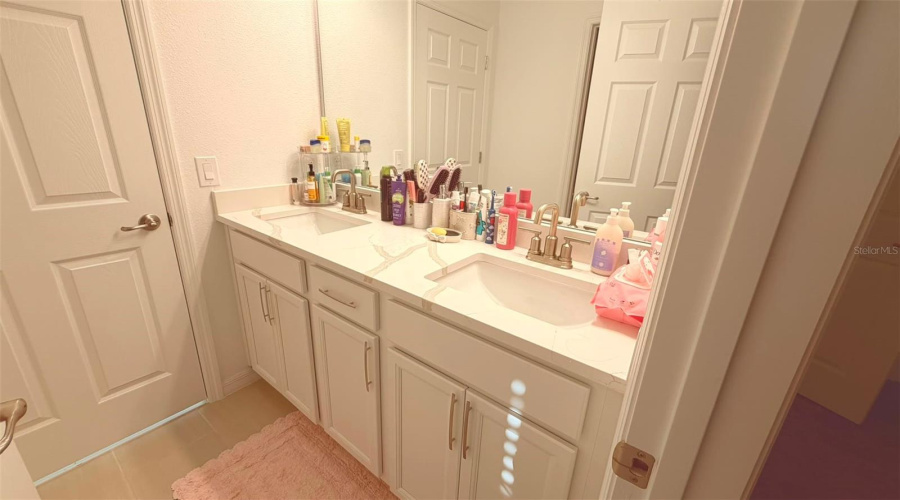 KISSIMMEE, Florida 34746, 5 Bedrooms Bedrooms, ,3 BathroomsBathrooms,Residential,For Sale,GOOSEBERRY,0,MFRO6420476
