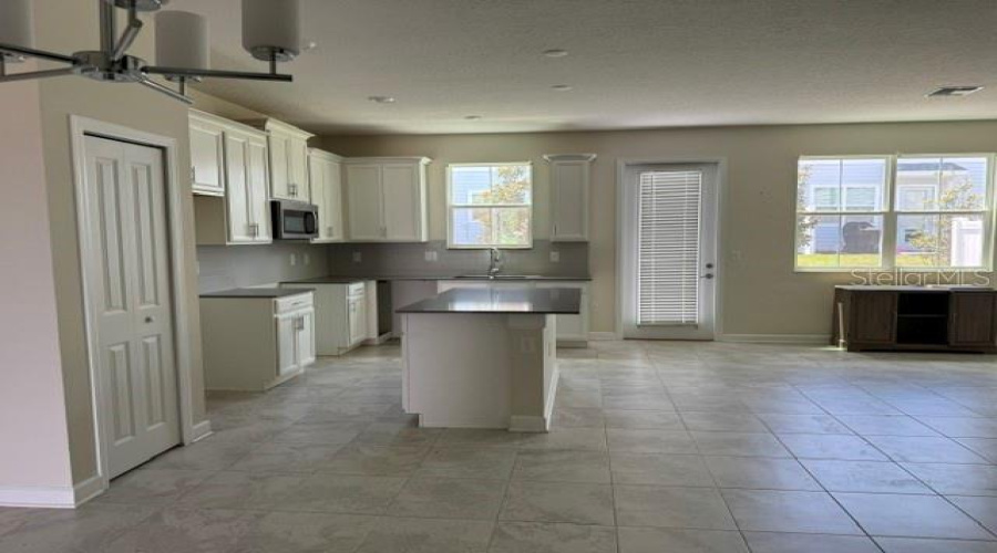 KISSIMMEE, Florida 34746, 4 Bedrooms Bedrooms, ,3 BathroomsBathrooms,Residential,For Sale,TRIBUTE,0,MFRO6420473