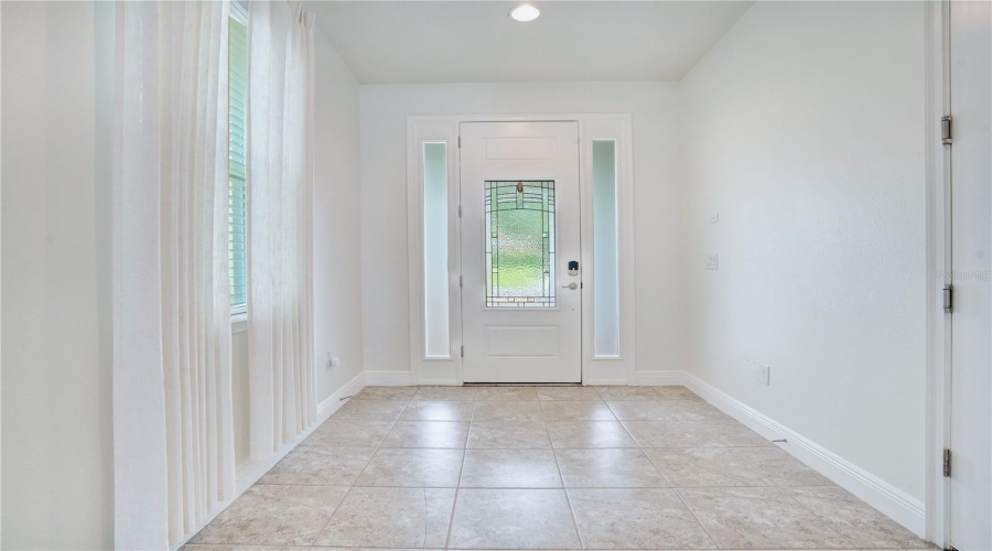 Bright, open entry way greets you to your vacation adventure!