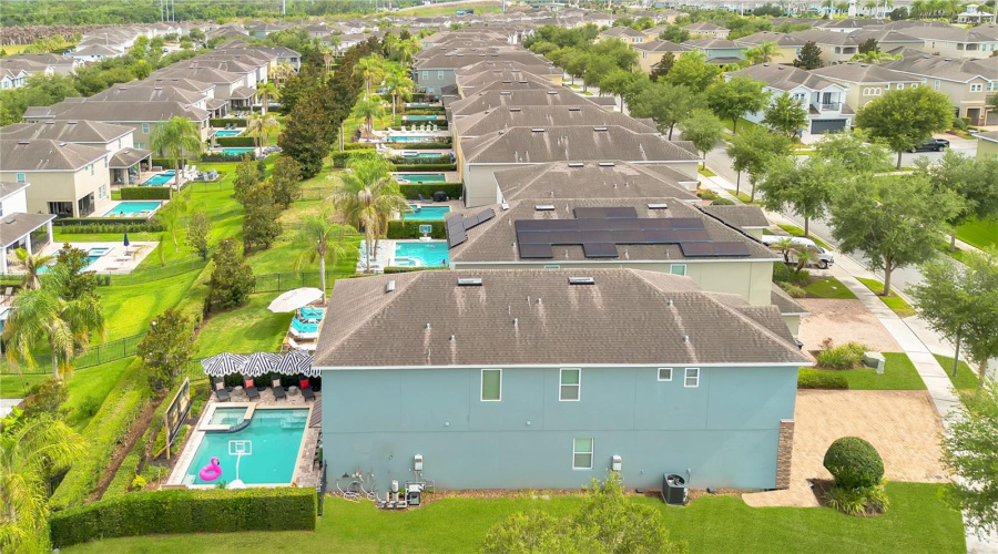 Enjoy a prime location within Encore at Reunion Resort, one of Central Florida's premier vacation home communities, just minutes from Walt Disney World.