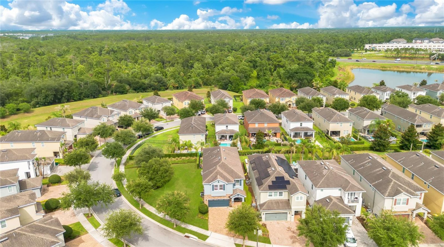 Encore at Reunion Resort offers a premier vacation lifestyle with luxury homes, outstanding amenities, and convenient access to Orlando's world-famous attractions.