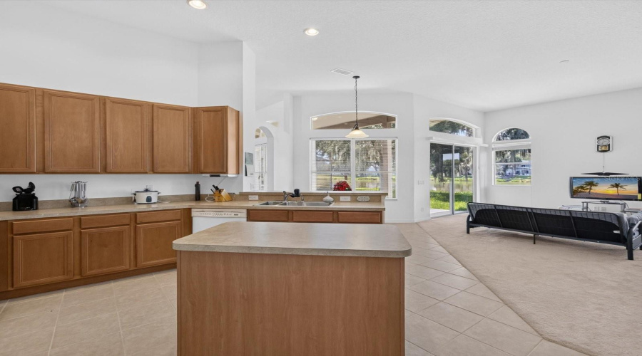 KISSIMMEE, Florida 34746, 4 Bedrooms Bedrooms, ,3 BathroomsBathrooms,Residential,For Sale,RAMBLING OAKS,0,MFRO6418529