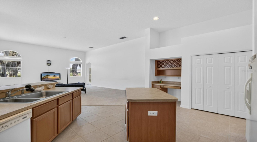 KISSIMMEE, Florida 34746, 4 Bedrooms Bedrooms, ,3 BathroomsBathrooms,Residential,For Sale,RAMBLING OAKS,0,MFRO6418529