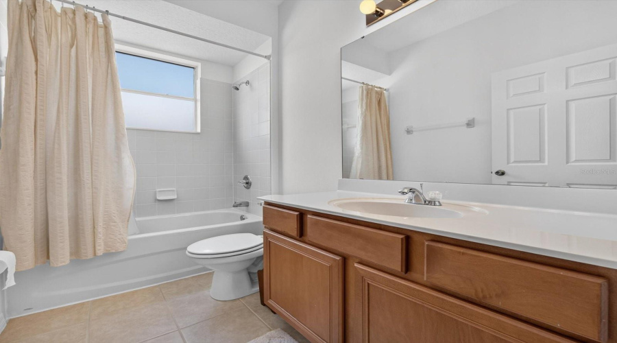 KISSIMMEE, Florida 34746, 4 Bedrooms Bedrooms, ,3 BathroomsBathrooms,Residential,For Sale,RAMBLING OAKS,0,MFRO6418529
