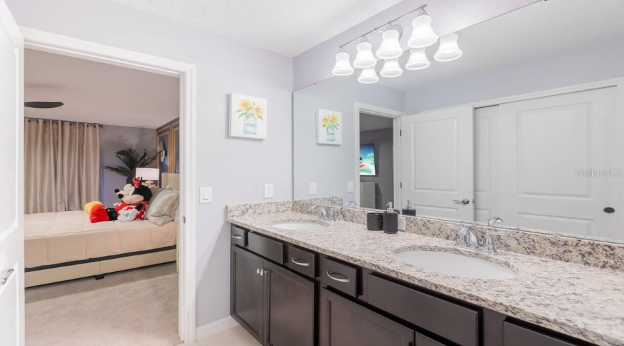 DAVENPORT, Florida 33897, 5 Bedrooms Bedrooms, ,4 BathroomsBathrooms,Residential,For Sale,PARADISE,0,MFRO6420344