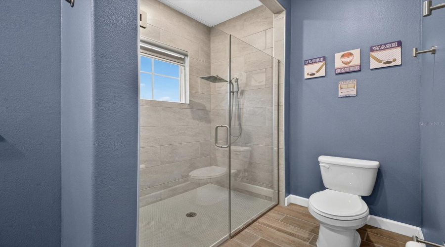Pool house walk-in shower