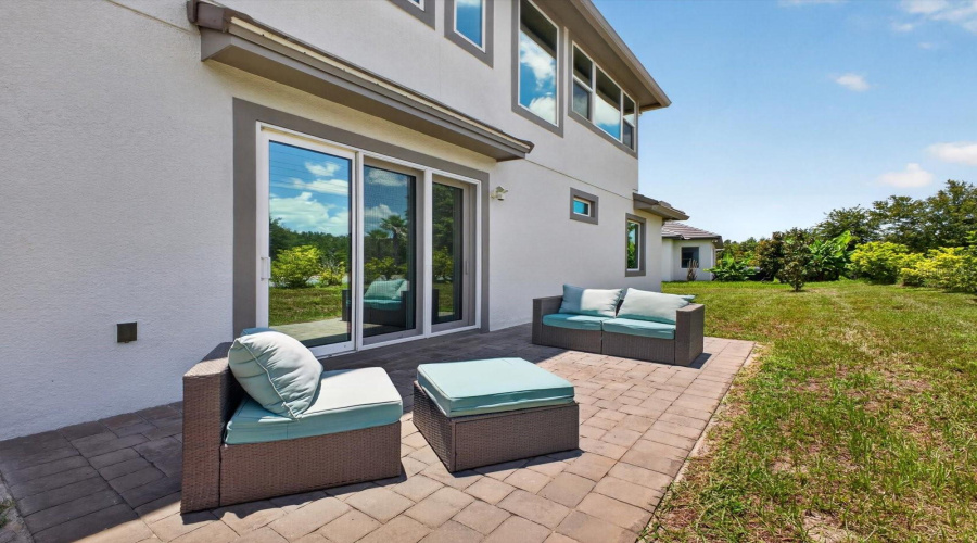 Pavered Rear lanai