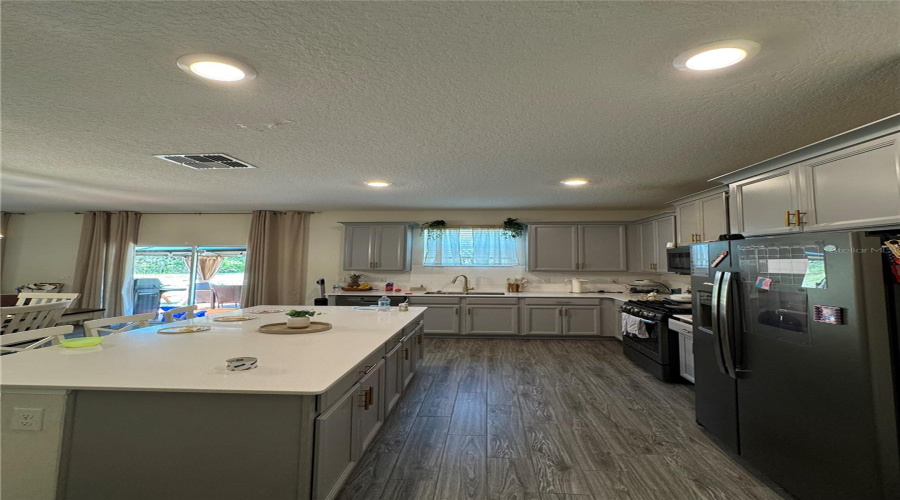 DAVENPORT, Florida 33837, 4 Bedrooms Bedrooms, ,2 BathroomsBathrooms,Residential,For Sale,OAK MARSH,0,MFRO6420497