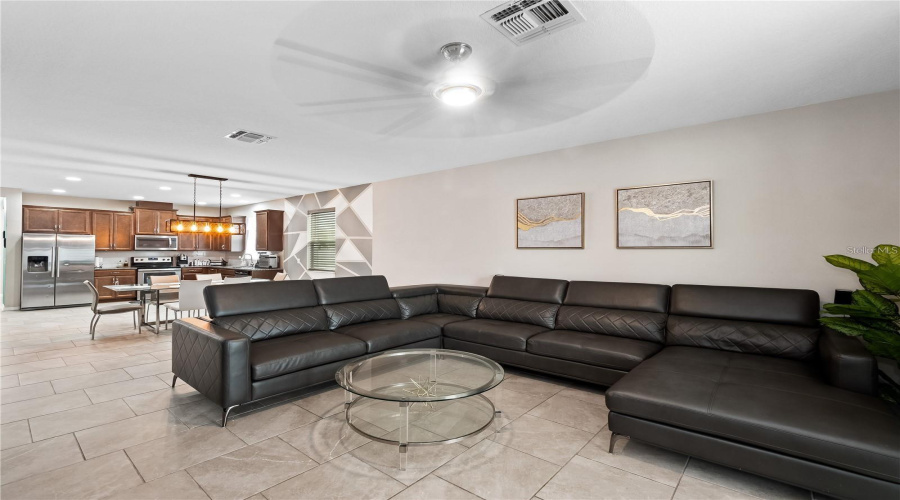 KISSIMMEE, Florida 34746, 4 Bedrooms Bedrooms, ,2 BathroomsBathrooms,Residential,For Sale,PRESTON,0,MFRO6420516
