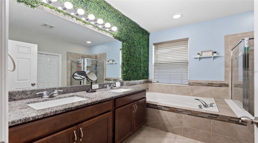 KISSIMMEE, Florida 34746, 4 Bedrooms Bedrooms, ,2 BathroomsBathrooms,Residential,For Sale,PRESTON,0,MFRO6420516