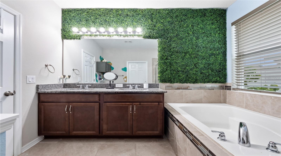 KISSIMMEE, Florida 34746, 4 Bedrooms Bedrooms, ,2 BathroomsBathrooms,Residential,For Sale,PRESTON,0,MFRO6420516