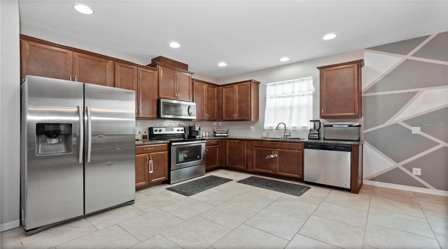 KISSIMMEE, Florida 34746, 4 Bedrooms Bedrooms, ,2 BathroomsBathrooms,Residential,For Sale,PRESTON,0,MFRO6420516