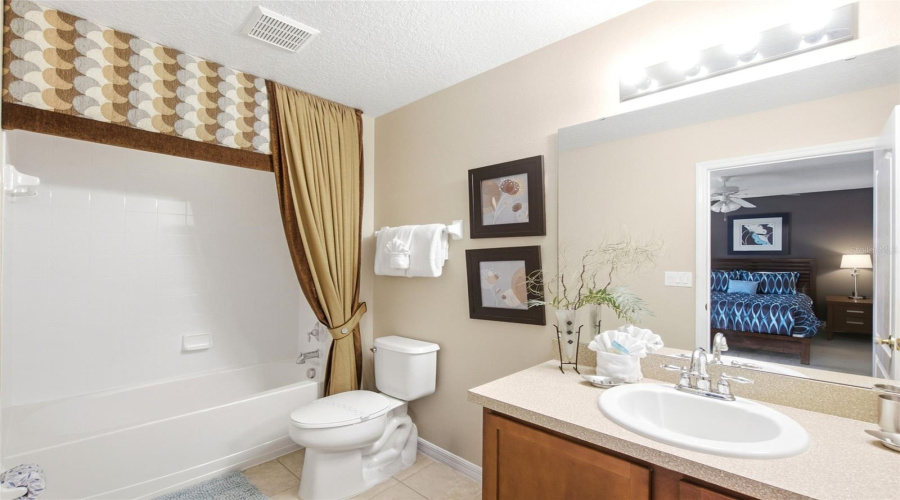DAVENPORT, Florida 33896, 5 Bedrooms Bedrooms, ,4 BathroomsBathrooms,Residential,For Sale,NORFOLK,0,MFRG5114040