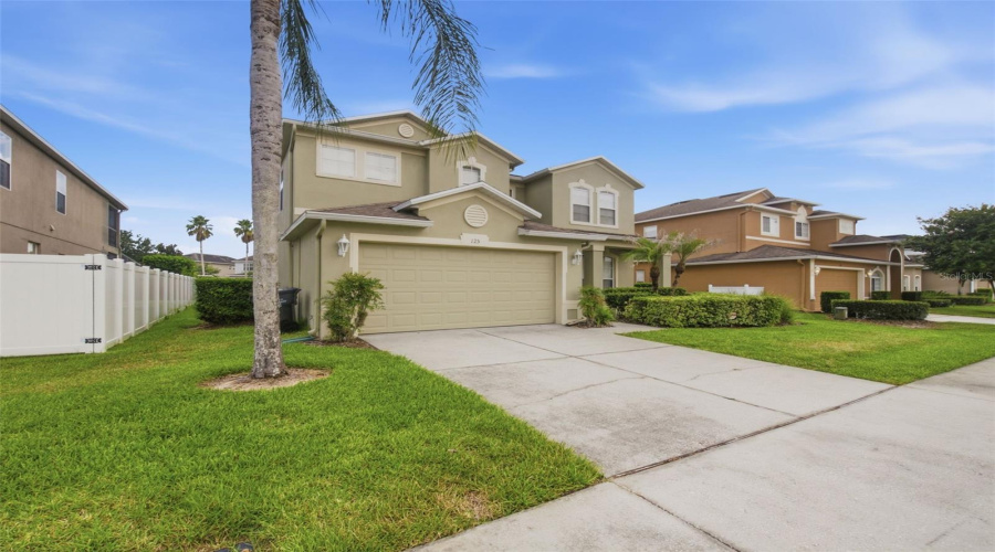 DAVENPORT, Florida 33896, 5 Bedrooms Bedrooms, ,4 BathroomsBathrooms,Residential,For Sale,NORFOLK,0,MFRG5114040