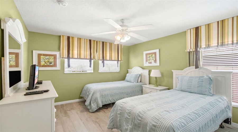 DAVENPORT, Florida 33896, 5 Bedrooms Bedrooms, ,4 BathroomsBathrooms,Residential,For Sale,NORFOLK,0,MFRG5114040