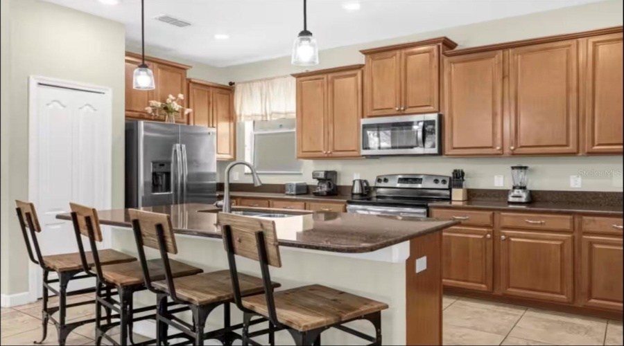 KISSIMMEE, Florida 34747, 5 Bedrooms Bedrooms, ,5 BathroomsBathrooms,Residential,For Sale,BANANA PALM,0,MFRO6412256