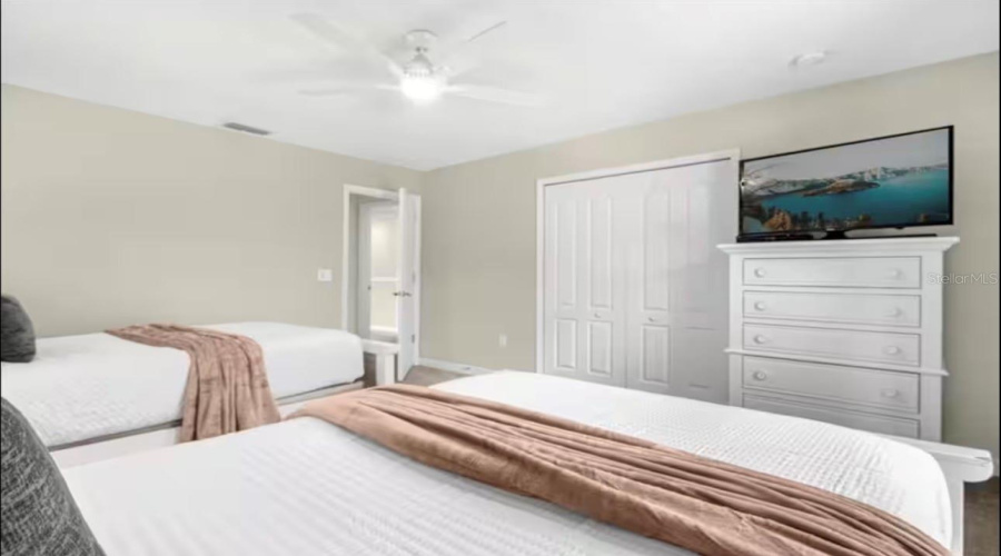 KISSIMMEE, Florida 34747, 5 Bedrooms Bedrooms, ,5 BathroomsBathrooms,Residential,For Sale,BANANA PALM,0,MFRO6412256